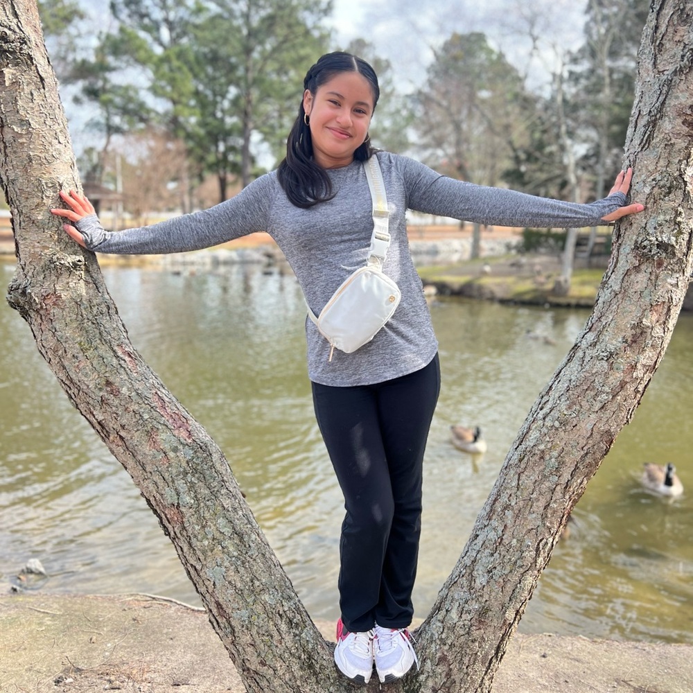 Meet your Posher, Sindi